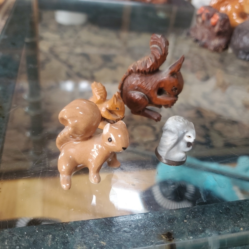 Vintage Lot Of 4 Minature Squirrels 2 Wooden 2 Bone China